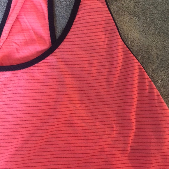Lululemon 105F singlet tank, size 6. - Picture 5 of 5